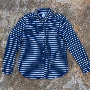Gap Shrunken Boyfriend Button Up